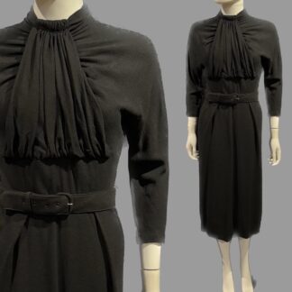 Fab vampy 1940's winter weight dress