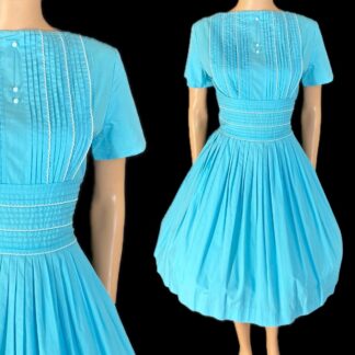 Adorable 1950's cotton day dress