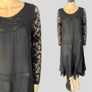 Absolutely gorgeous 1920's flapper dress