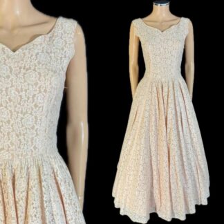 Absolutely beautiful 1950's lace party dress