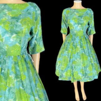 Adorable 1950's floaty day dress