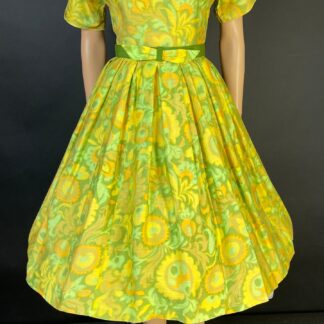 Stunning 1950s day dress