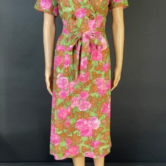 Stunning early 1950s volup day dress