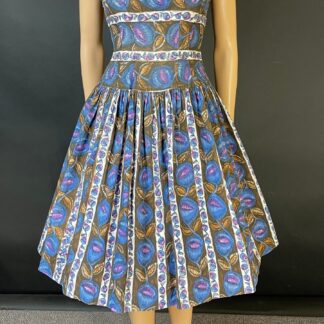 Absolutely gorgeous 1950s day dress